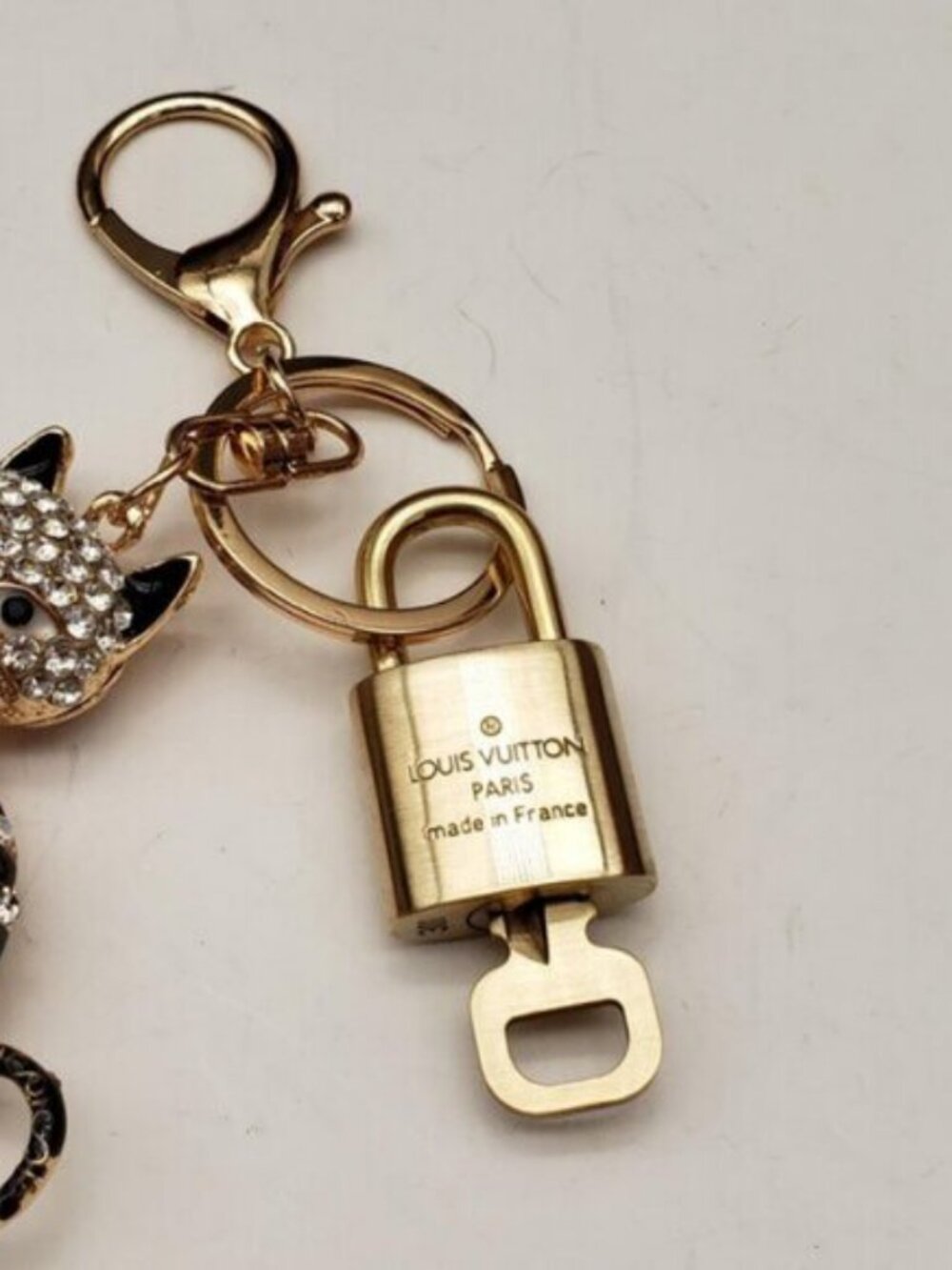 Authentic Louis Vuitton Gold Lock & Key 🔑 Bag Charm w/ Unbranded Cat Charm - Picture 4 of 7